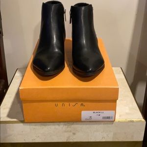 Unisa black booties